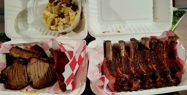 Food Truck Plaza at Columbia Gardens Wine & Artisan Village