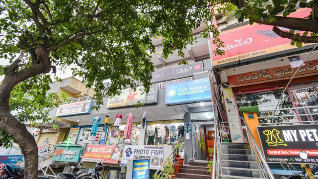 FabHotel VK Luxury Room's