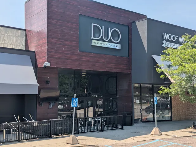 DUO Restaurant & Spirits