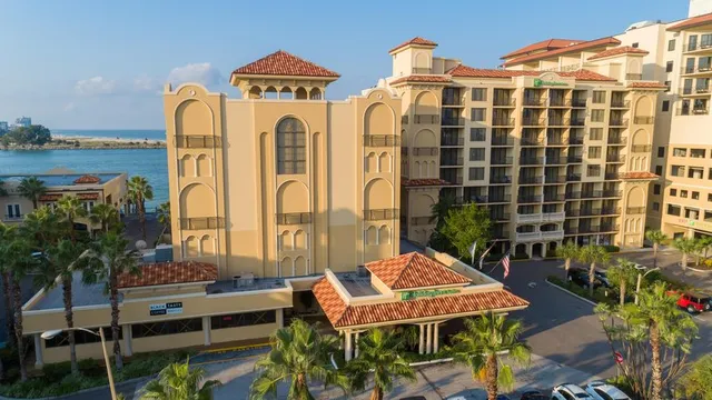 Holiday Inn & Suites Clearwater Beach by IHG