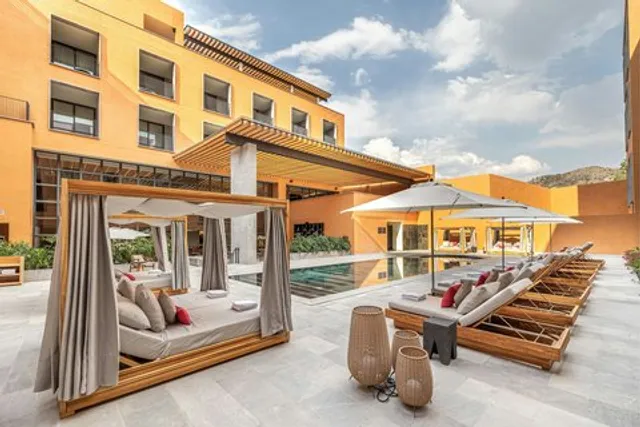 Cleviá, San Miguel de Allende, Autograph Collection