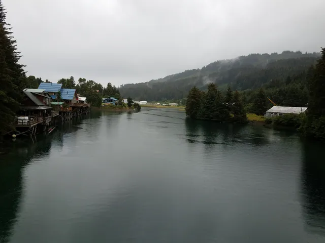 Asta Gallery & Suites