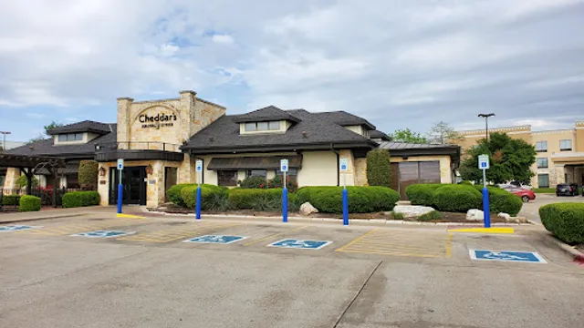 Cheddar's Scratch Kitchen