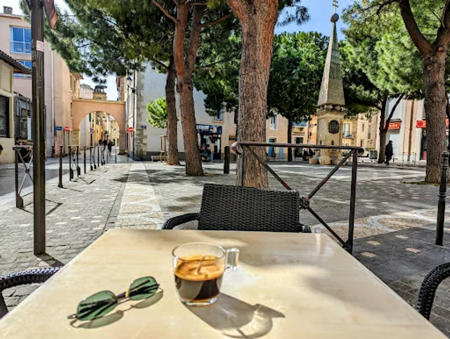 Le D'LYS Snack Restaurant