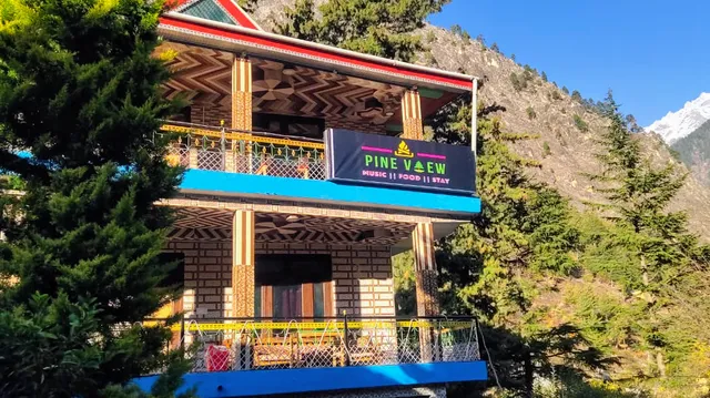 Pineview Cafe & Guesthouse