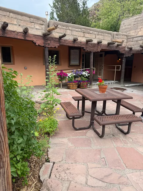 Sirphey in the Canyon