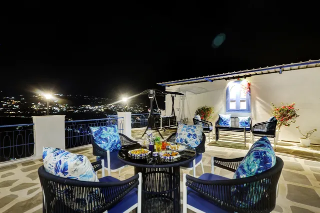 A Santorini Home - By Le Rêve