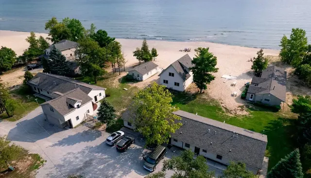 Thomas Parkside Cottages