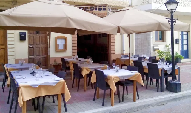 Paradise Bar and Restaurant Xlendi