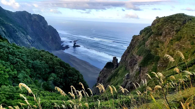 Te Unuhanga-a-Rangitoto / Mercer Bay