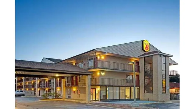 Super 8 by Wyndham Fredericksburg