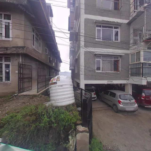 OYO Home 14228 Premium Studio