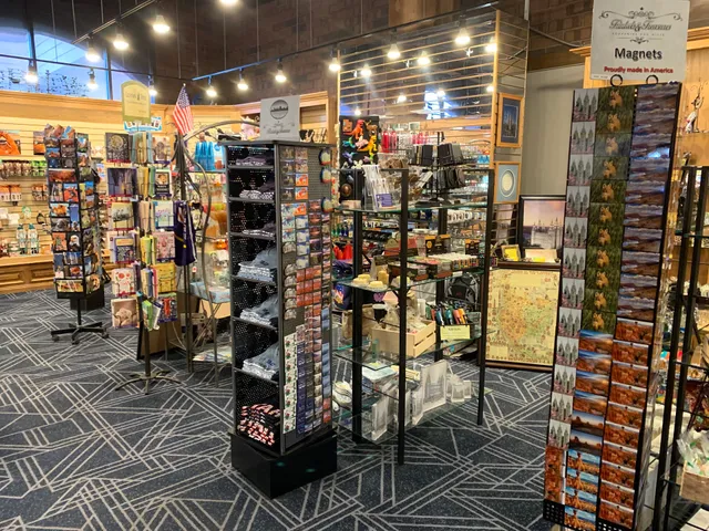 Trinkets & Treasures - Souvenirs & Gifts