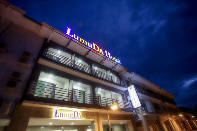 Lumuda Hotel ( Pekan Lumut, Perak )