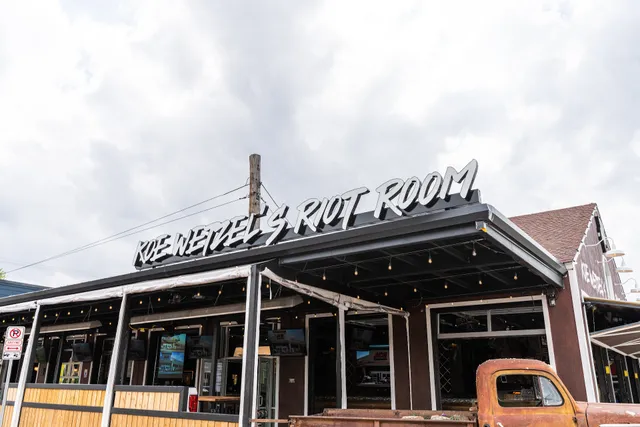 Koe Wetzel's Riot Room