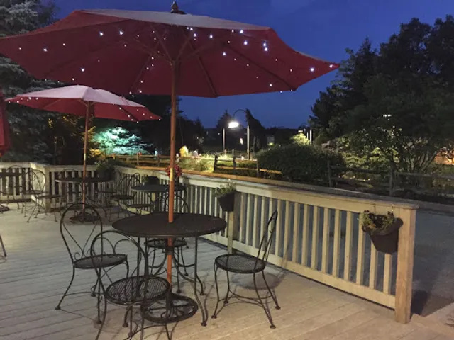 Scoops Ice Cream & Grille