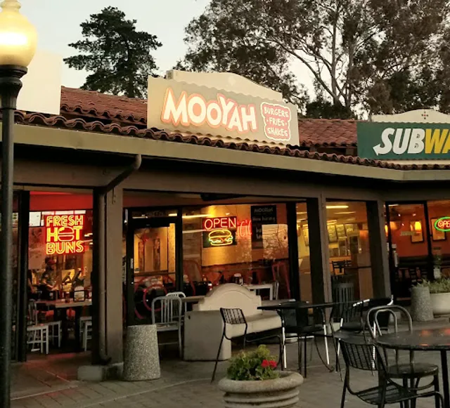 MOOYAH Burgers, Fries & Shakes