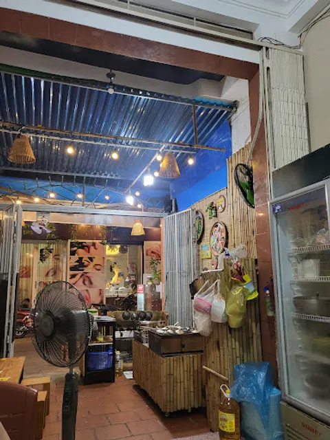 Hai Phượng - Yến Bánh Căn, Bánh Xèo chợ đêm Nha Trang