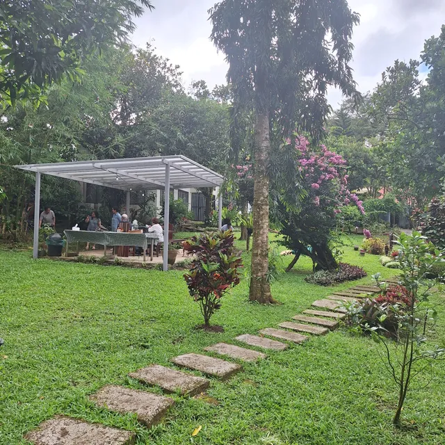 Hangin Garden Bed and Breakfast