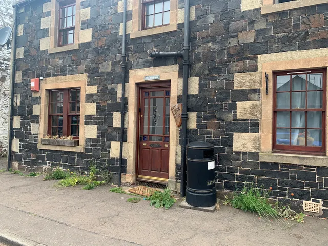 Jane's Place, Gordon