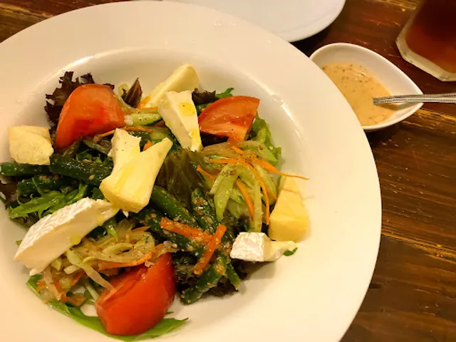 ビストロ アプランドル