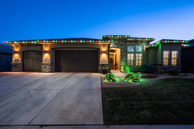 Happy Holiday Lighting Company - Las Vegas