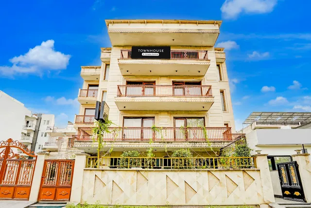 Townhouse Sector 47 Near Medanta Formerly The Bell House