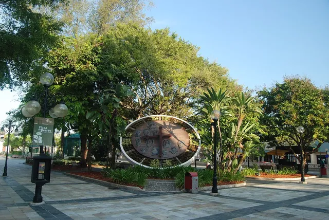 Plaza Pública Santiago R. Palmer