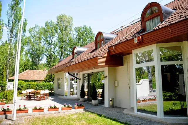 Monopoly Hotel és Étterem - hotel,étterem Balatonalmádi,