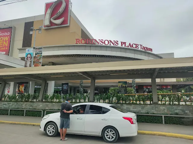 Shakey's Pizza Parlor