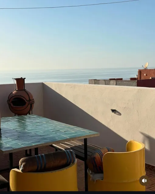 Monkey's Guest House - Budget Friendly Surf Accomodation