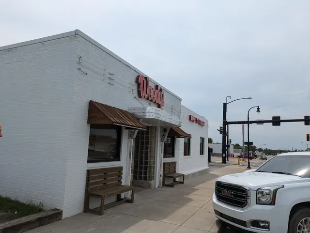 Woody's Bar -N- Grill