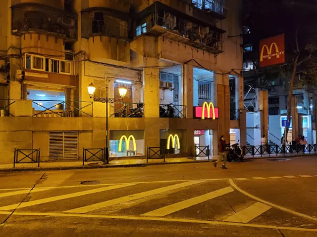 McDonald's at Camoes