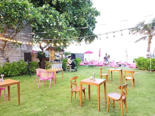 Top Seacret Beach Cafe