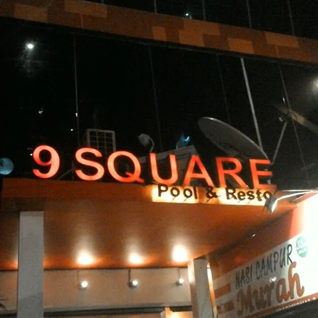 9 Square Building