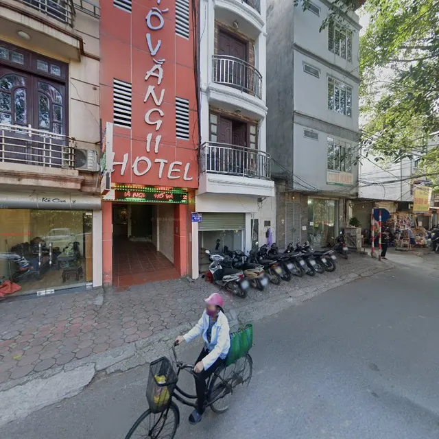 Khách Sạn Phố Vắng 2