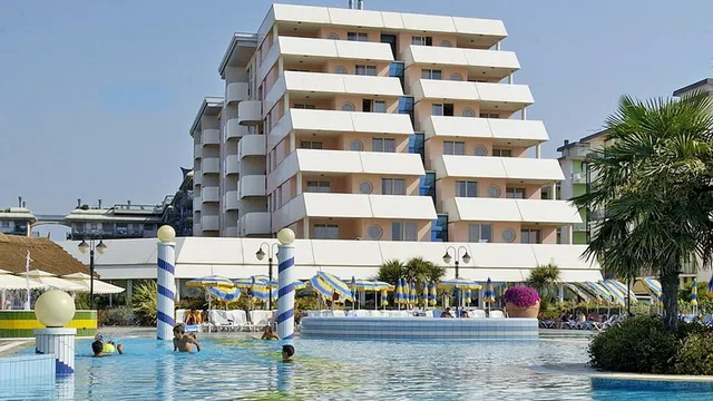 Aparthotel Holiday 4 Star Hotel Bibione