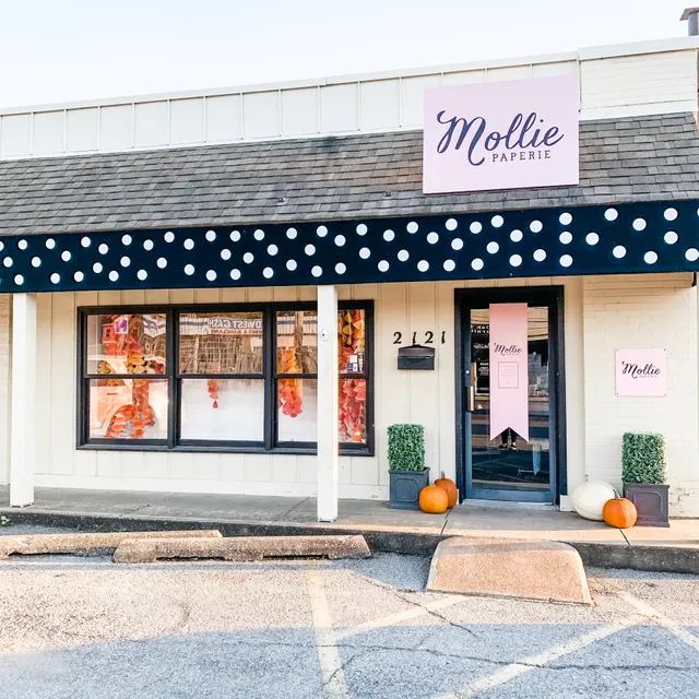 Mollie’s Gifts • Clothing • Lifestyle