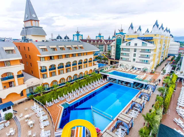 Dream World Resort & Spa