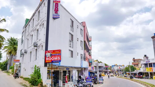 FabExpress Krishna Suites Hotel in Shakthi Nagar