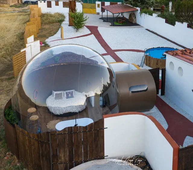 Hotel Burbuja Antisaturno / Glamping Alto Tajo
