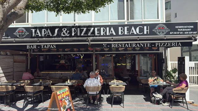 TAPAS & PIZZERÍA BEACH