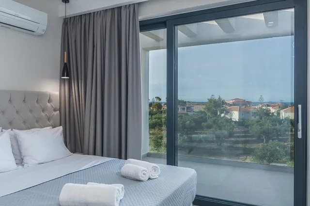 Dionisos Luxury Suites