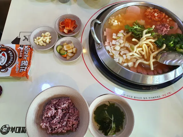 킹콩부대찌개 모현능원