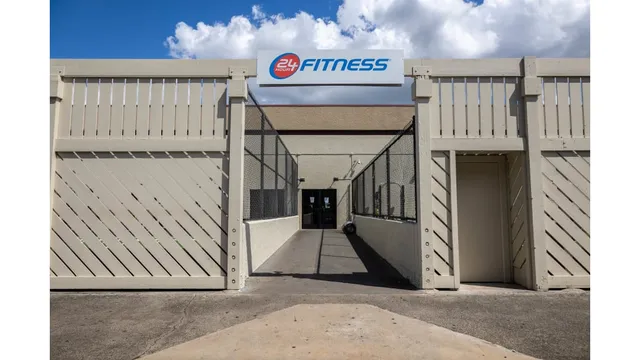 24 Hour Fitness