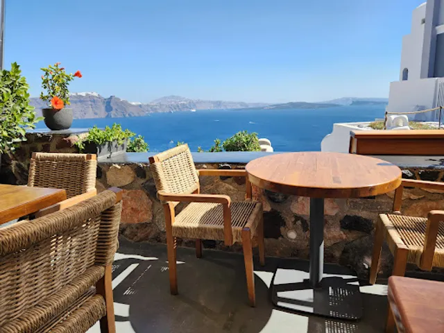 Mezzo Bar Restaurant