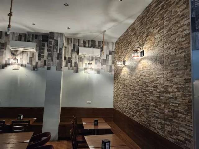 Cerveceria Txakolí & Grill