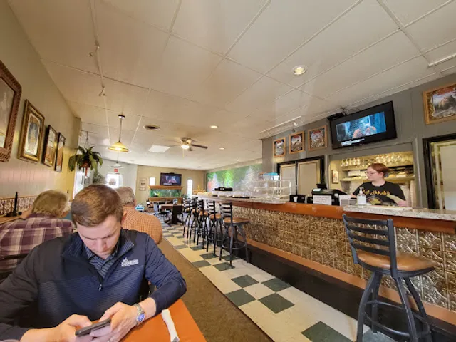 Uptown Restaurant & Lounge