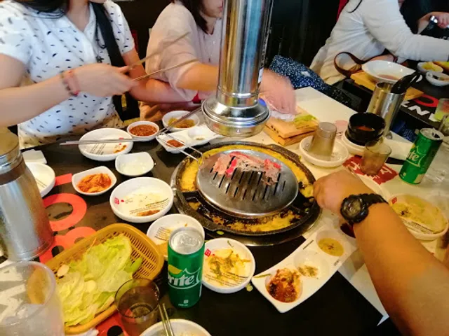 Romantic Baboy - Centris Walk