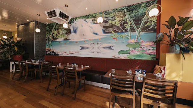 8 Sisters Cafe and Grill